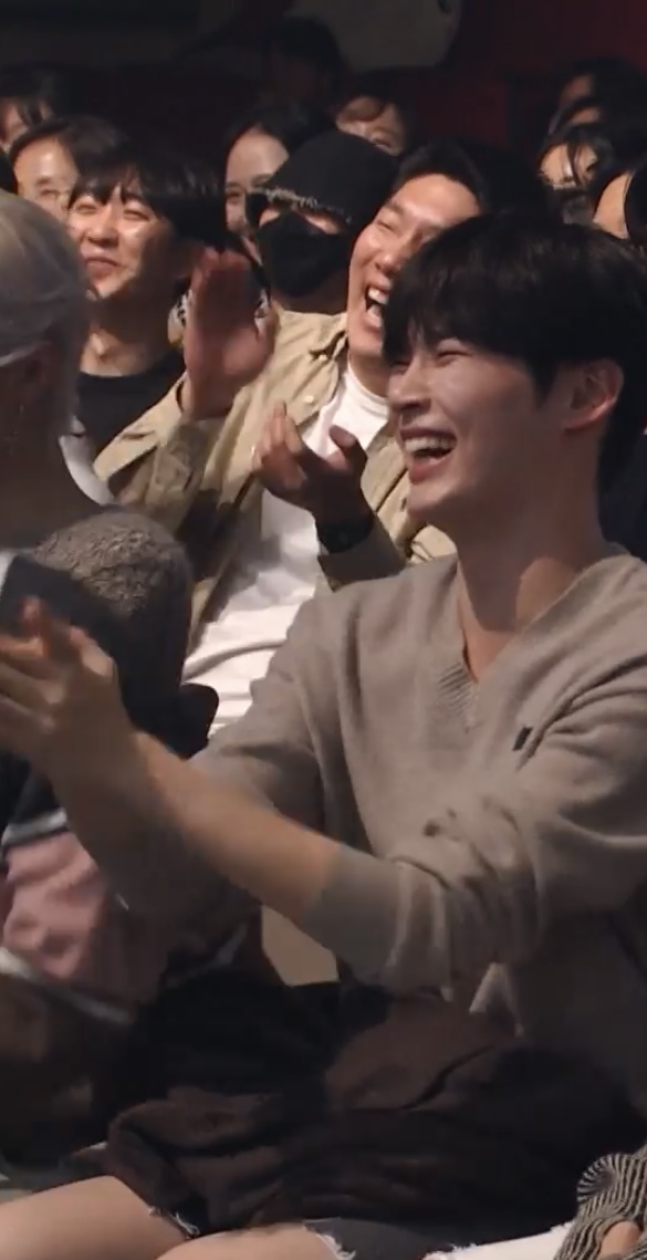 [잡담] 성한빈 개콘 웃는거 보면서 내가 더 웃고있음 | 인스티즈