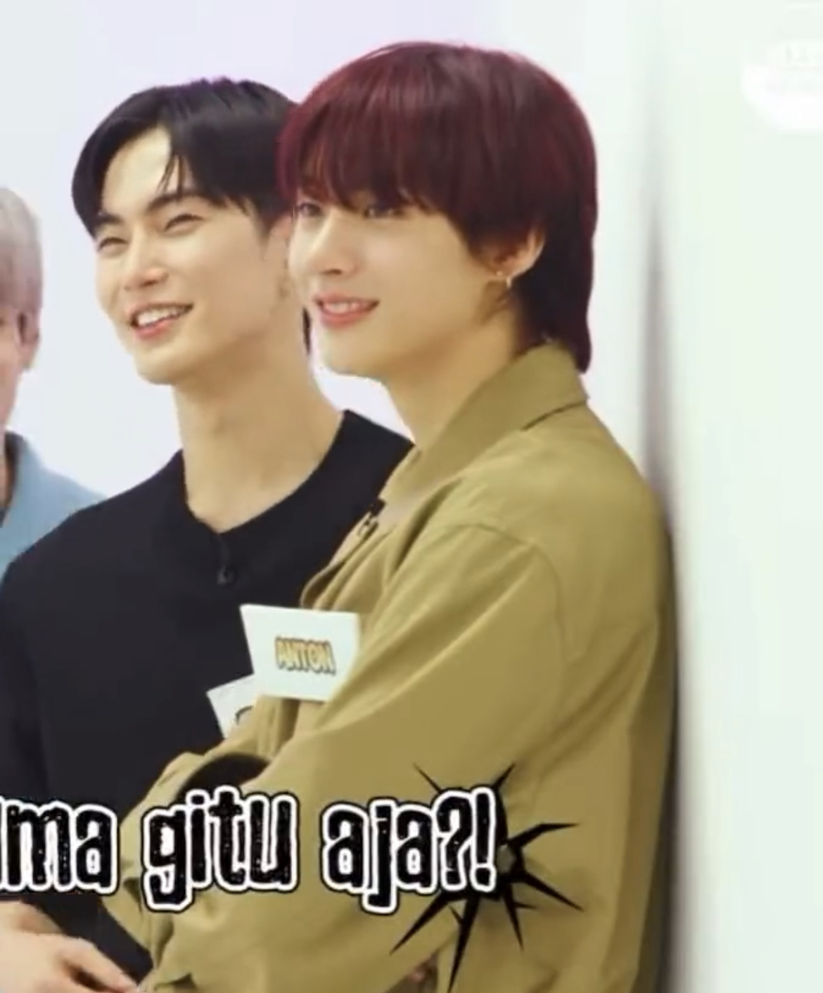 [잡담] 앤톤 휀걸들아……. 혹시 이짤 움짤 잇나요ㅜㅜ | 인스티즈