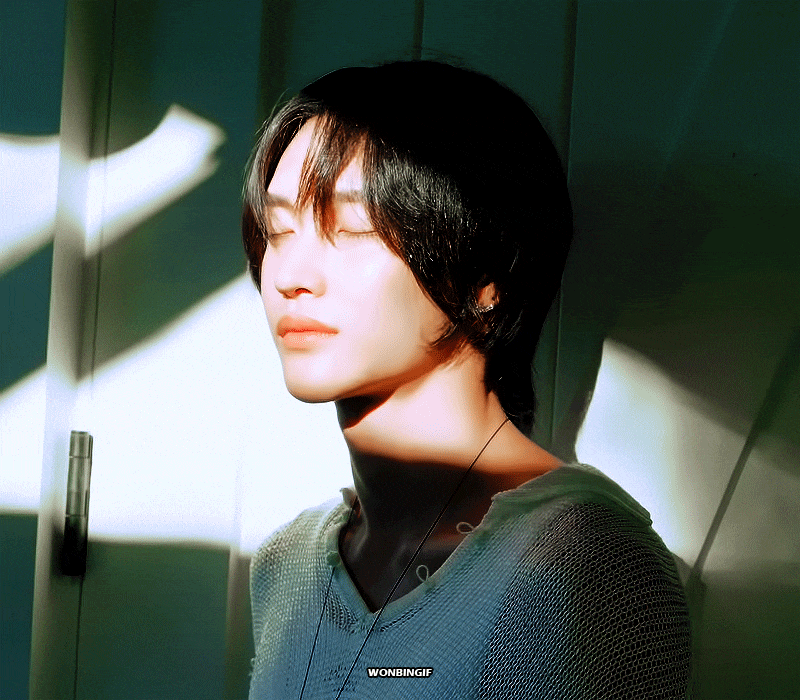 [잡담] 라이즈 원빈 얼굴형 엄청 뾰족한 역삼각형인줄 알았는데 | 인스티즈