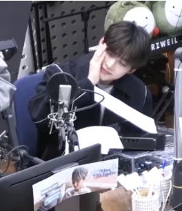 [잡담] 성한빈 방금 라디오 혼자 미션있던거 아니지???? | 인스티즈