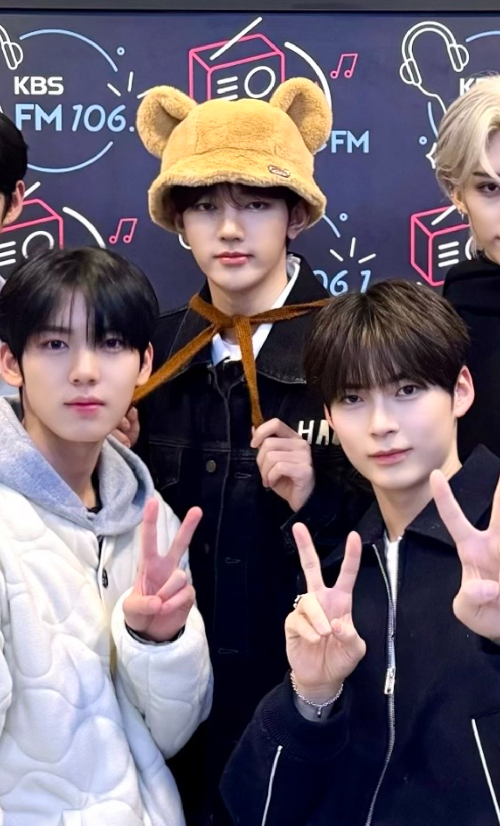 [잡담] 아니 장하오 곰돌모자쓰고 표정봐ㅋㅋ | 인스티즈