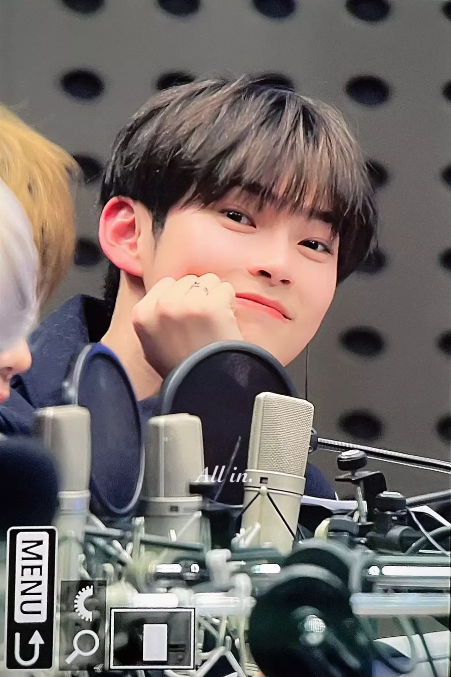 성한빈 프리뷰 webp 약 20 장 공유 | 인스티즈