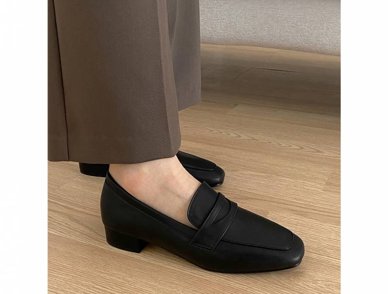 [잡담] 대학생인데 이런 로퍼 하나쯤 있으면 조아??? | 인스티즈