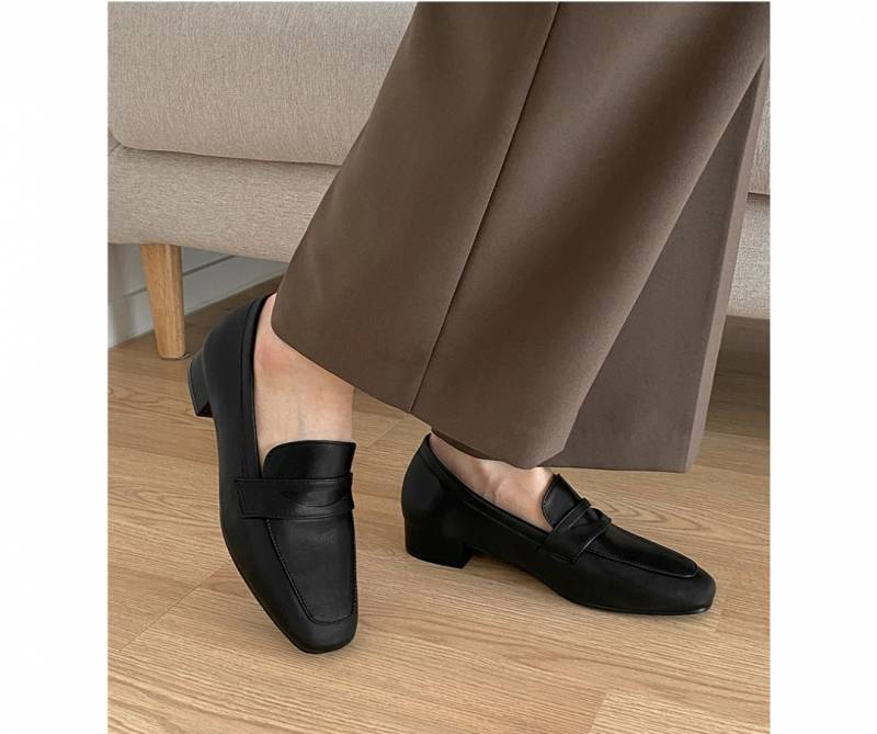 [잡담] 대학생인데 이런 로퍼 하나쯤 있으면 조아??? | 인스티즈