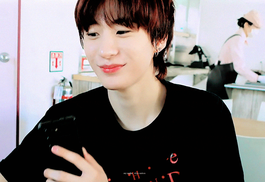 [잡담] 앤톤 귀여워 갱얼지 같음.. | 인스티즈