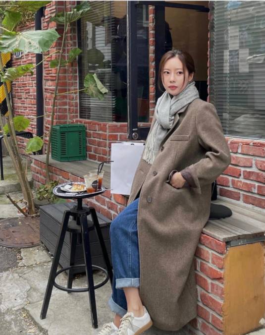 [잡담] 빠쇼니스타들아 롱코트 둘 중에 골라주라 🤎🩶 | 인스티즈