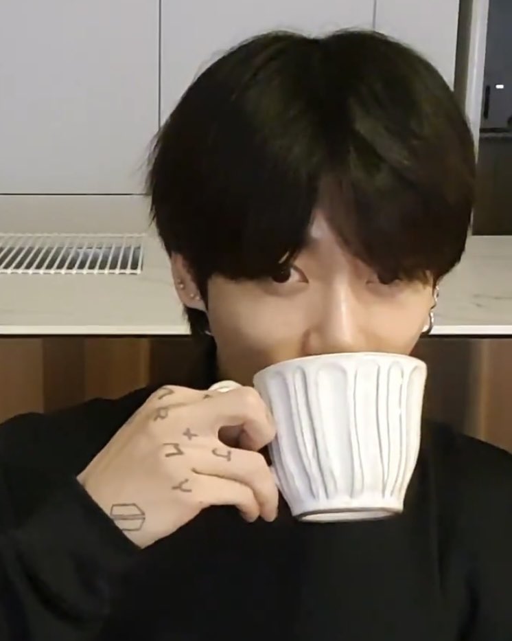 [잡담] 정국 은근 그릇 예쁜거 좋아하네ㅋㅋㅋ | 인스티즈