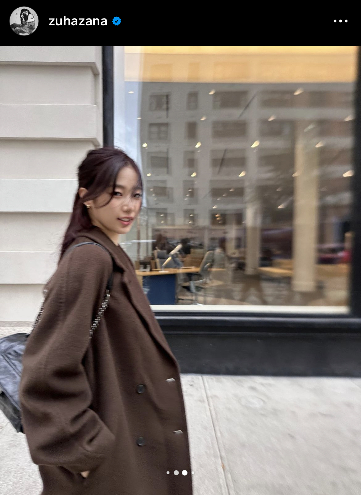 [잡담] 카즈하 뉴욕에서 입은 코트 정보 아는사람(,,,,, 제발 | 인스티즈