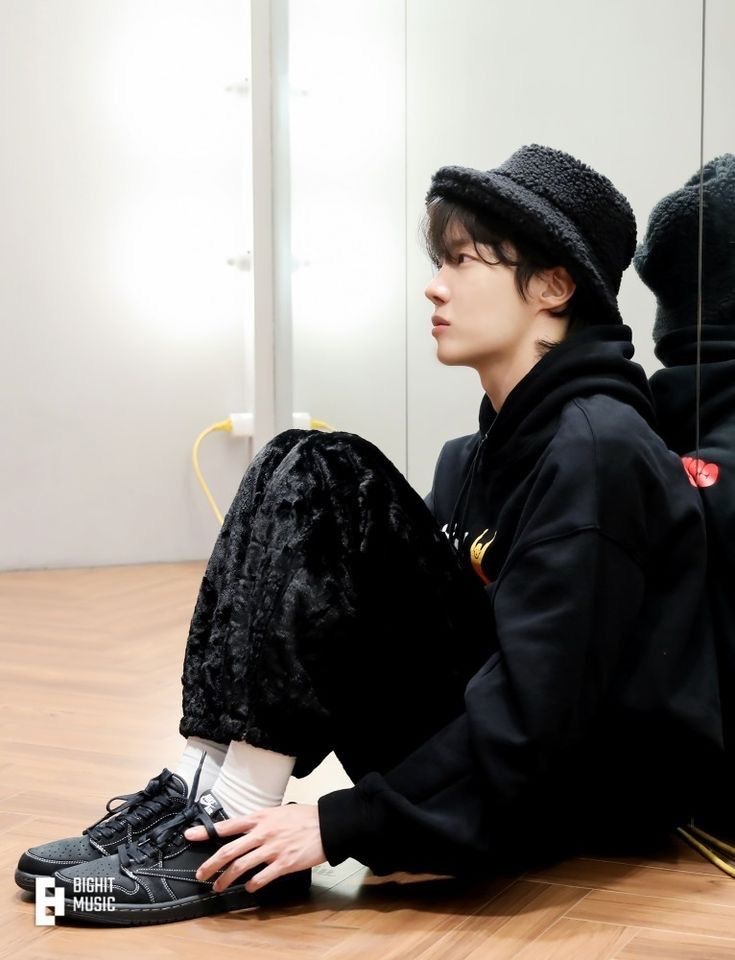 [잡담] 방탄 제이홉 겨울룩 진짜 기깔나게 잘입는다ㅋㅋㅋ | 인스티즈