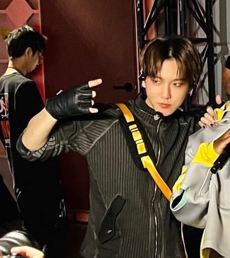 [잡담] 백현이 사진 뜸 | 인스티즈