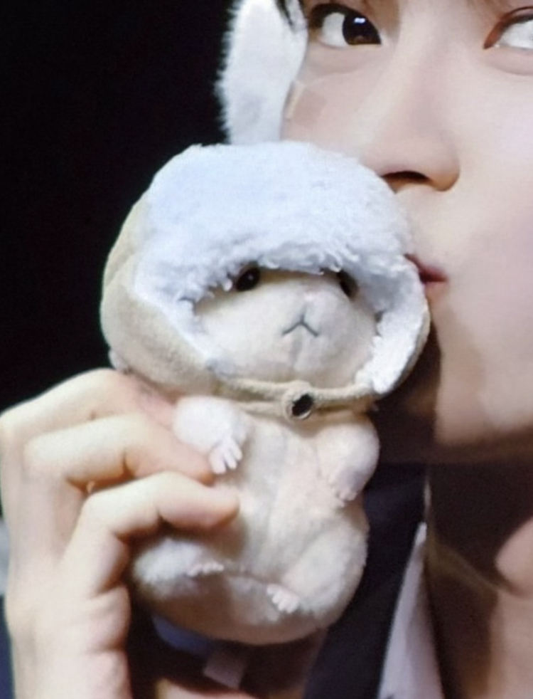 [잡담] 성한빈 또 친구 생긴 거임?? | 인스티즈