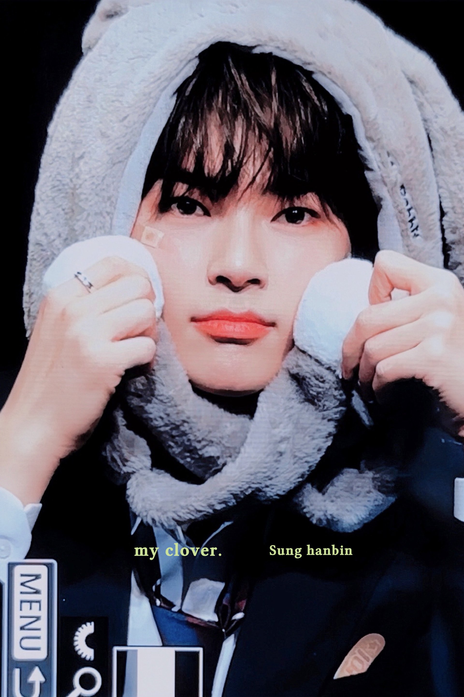 [잡담] 성한빈 팬싸 사진 이것두 귀엽다.. | 인스티즈