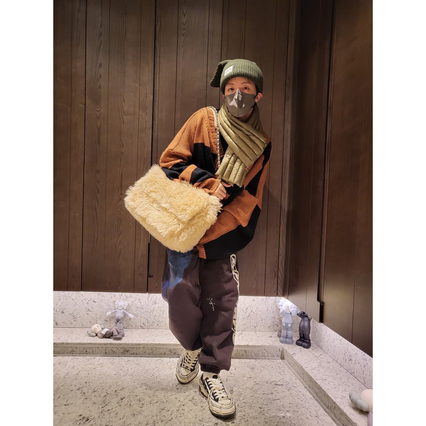 [잡담] 방탄 제이홉 겨울룩 진짜 기깔나게 잘입는다ㅋㅋㅋ | 인스티즈