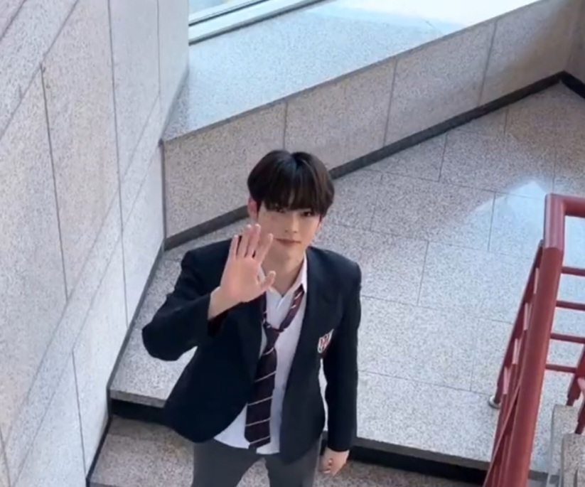 [잡담] 점심시간에 성한빈 선배 마주쳤을 때 | 인스티즈