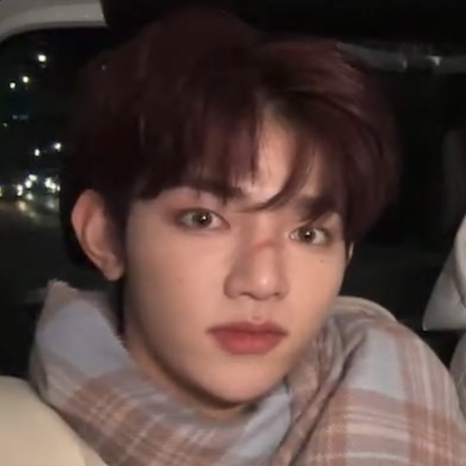 [잡담] 하 ㅋㅋㅋ 장하오 팬싸템 맘에들어서 착용하고 퇴근한거 ㅋㅋㅋ | 인스티즈