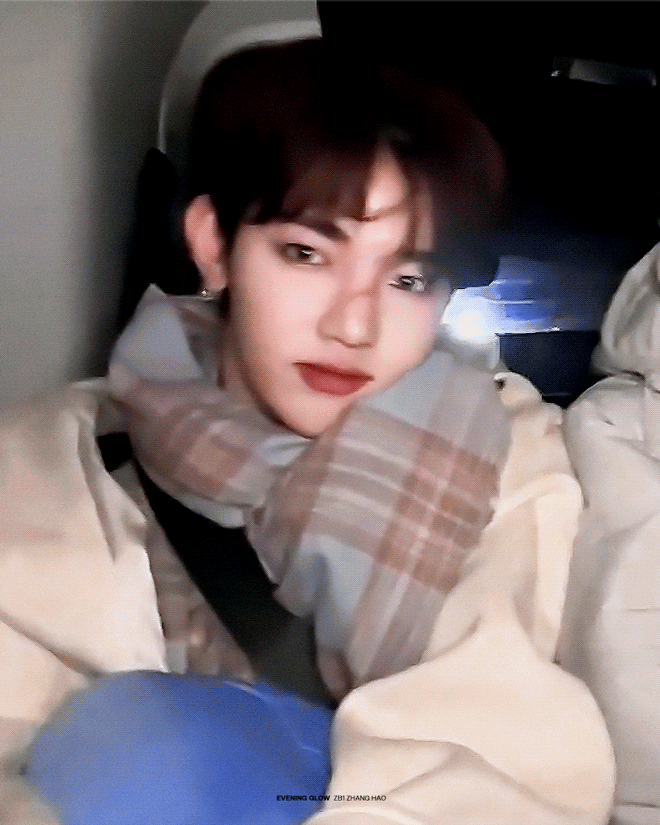 [잡담] 장하오 팬싸템 떡코 목도리 챙겨서 야무지게 입고 가는거 줠라 ㄱㅇㅇ | 인스티즈