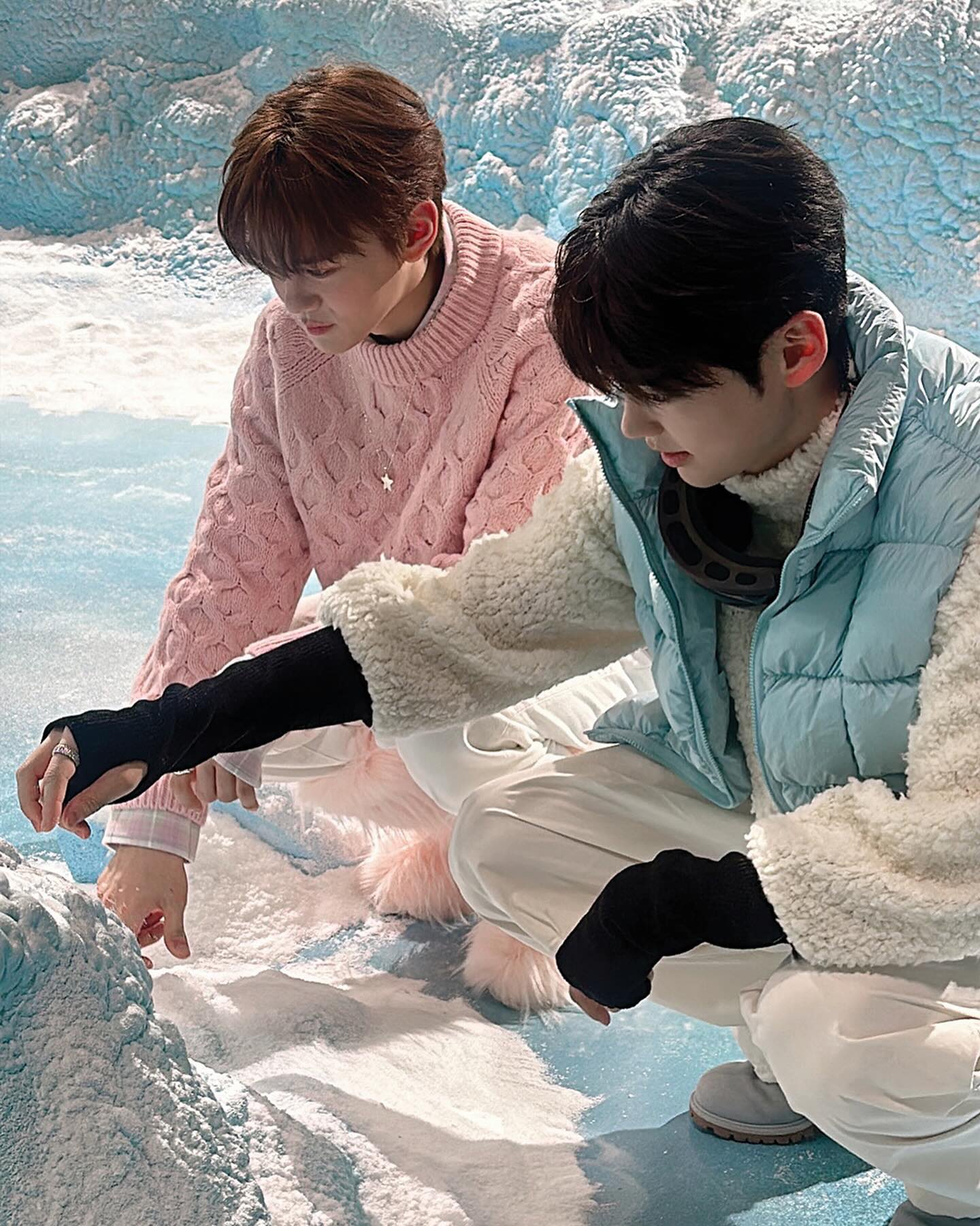 [잡담] 성한빈 어제 사진보구 핸드워머 뽐뿌온다 | 인스티즈