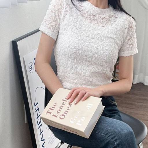 [잡담] 이런 옷 안에 뭐 받쳐 입는 게 좋을까? | 인스티즈