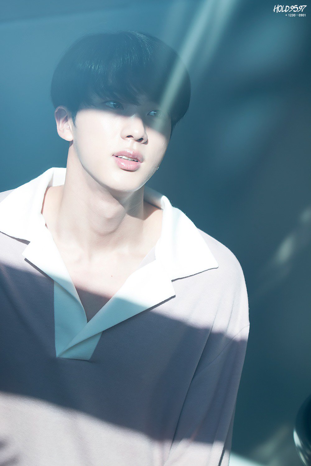 [잡담] 후임들 맨날 이 얼굴 보고산다는 거잖아..주어 방탄 진 | 인스티즈