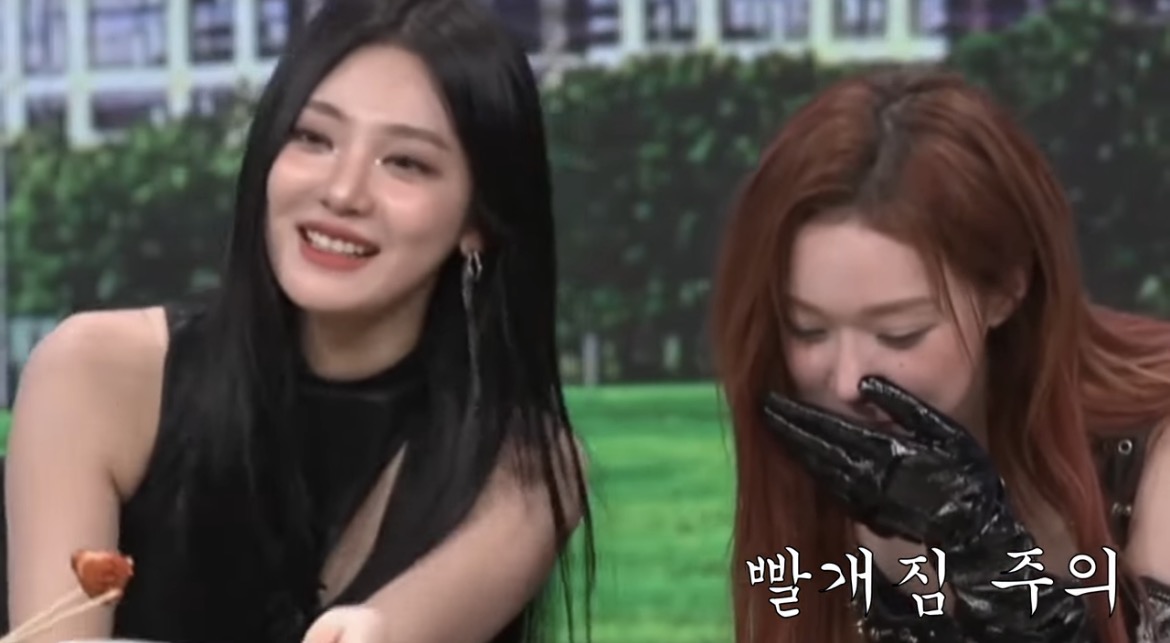 [잡담] 아 닝닝 너무 이쁘다 이런 긴생머리 하고 싶은데 뿌리 아예 안띄운거같지? | 인스티즈