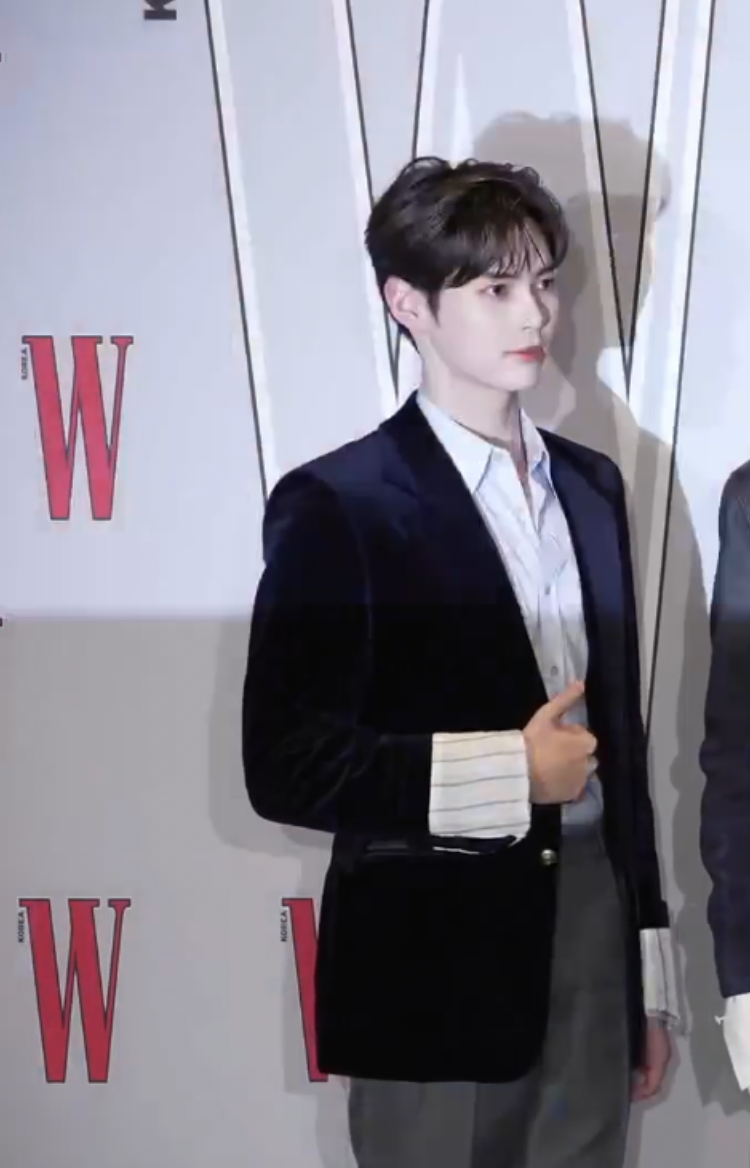 [잡담] 성한빈 이래도 되는거임?? | 인스티즈