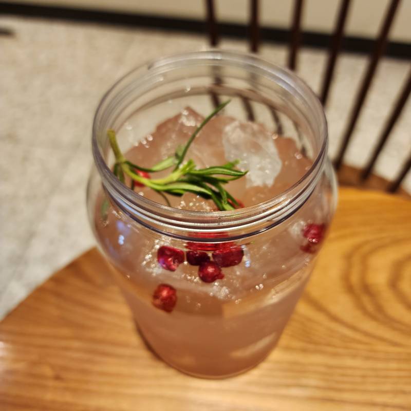 [잡담] 스타벅스 에코별도 받고 싶고 사진도 찍고싶어서 다이소에서 통 샀어 | 인스티즈