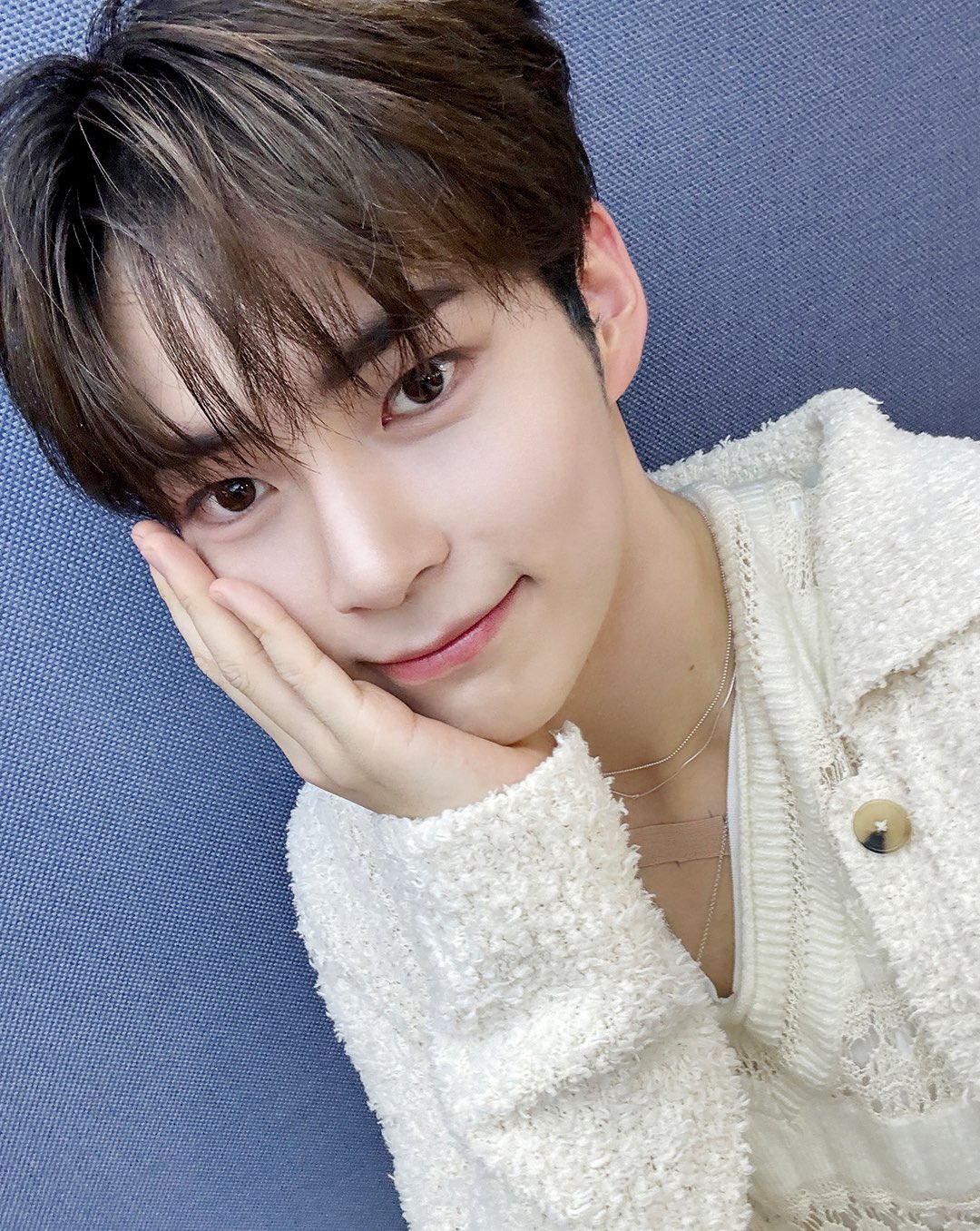 [잡담] 성한빈 팬인데 엠카 엠씨 진짜 너무 좋아.. | 인스티즈