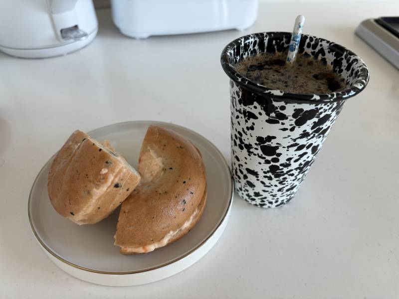 [잡담] 얘들아 받아적어 스벅가면 바질토마토크림치즈베이글 시켜… | 인스티즈