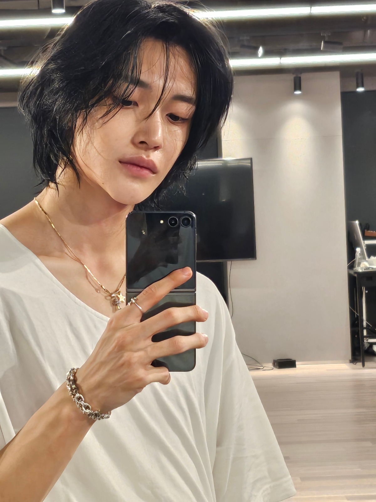 [잡담] 원빈이 이 턱 보일 때 너무 좋아 | 인스티즈