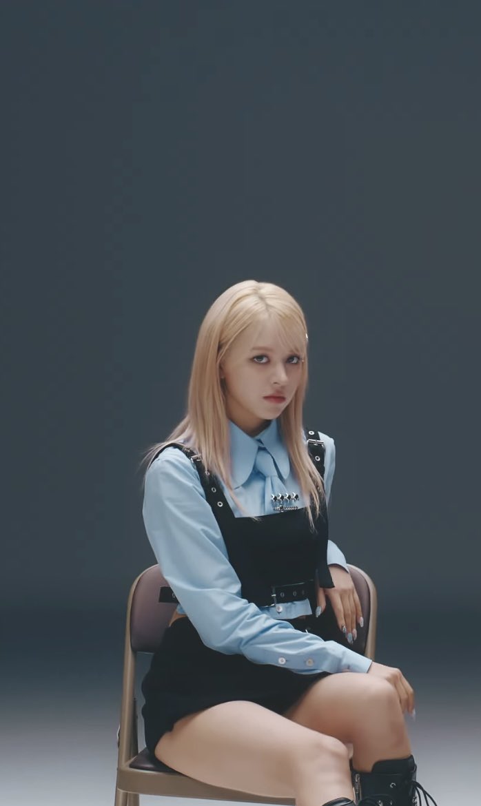 [잡담] 이사진 뭔가 흑화한 레이 같지 않아?? | 인스티즈