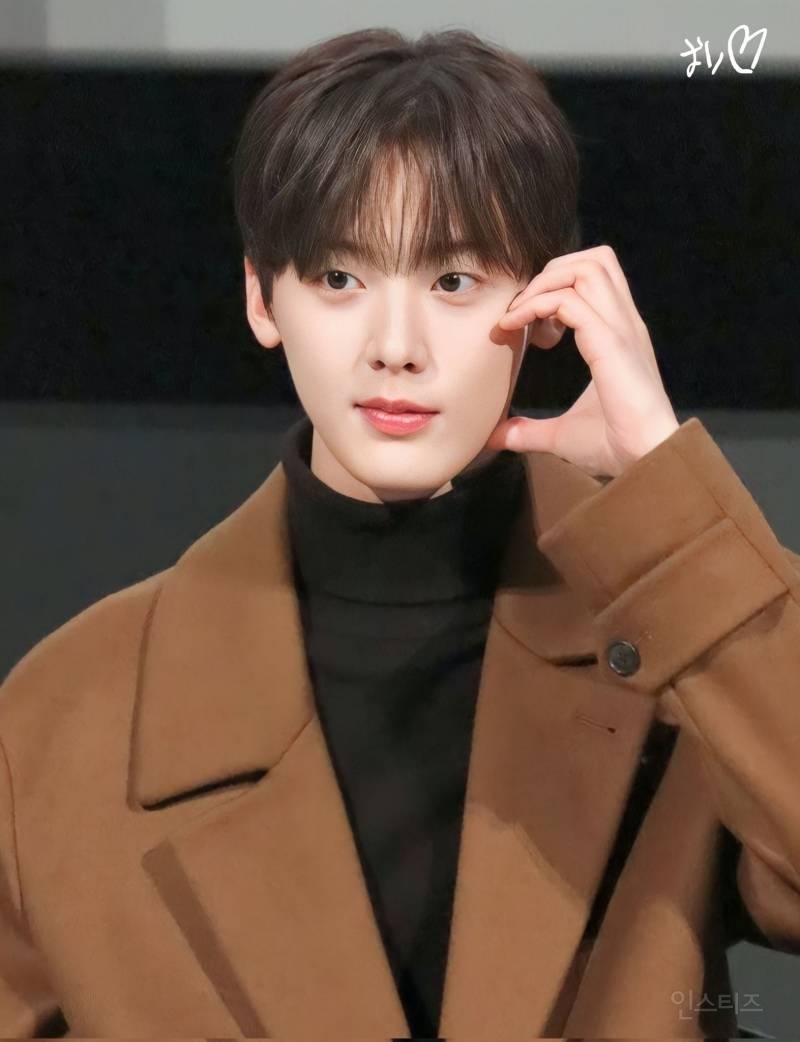 첫 주연 작품에서 연기 좋단 말 듣고 있는 남자 아이돌 | 인스티즈