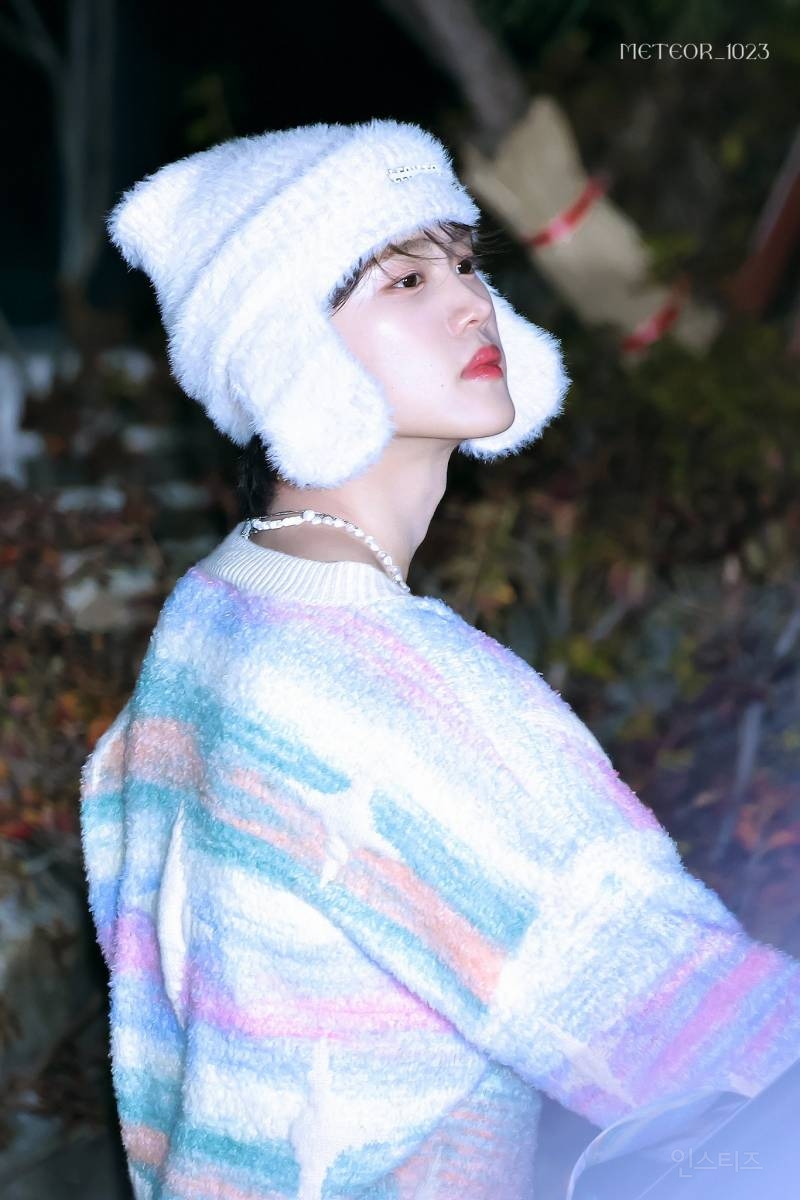 소화하기 힘들어 보이는 모자도 잘 소화하는 신인 남돌.jpg | 인스티즈