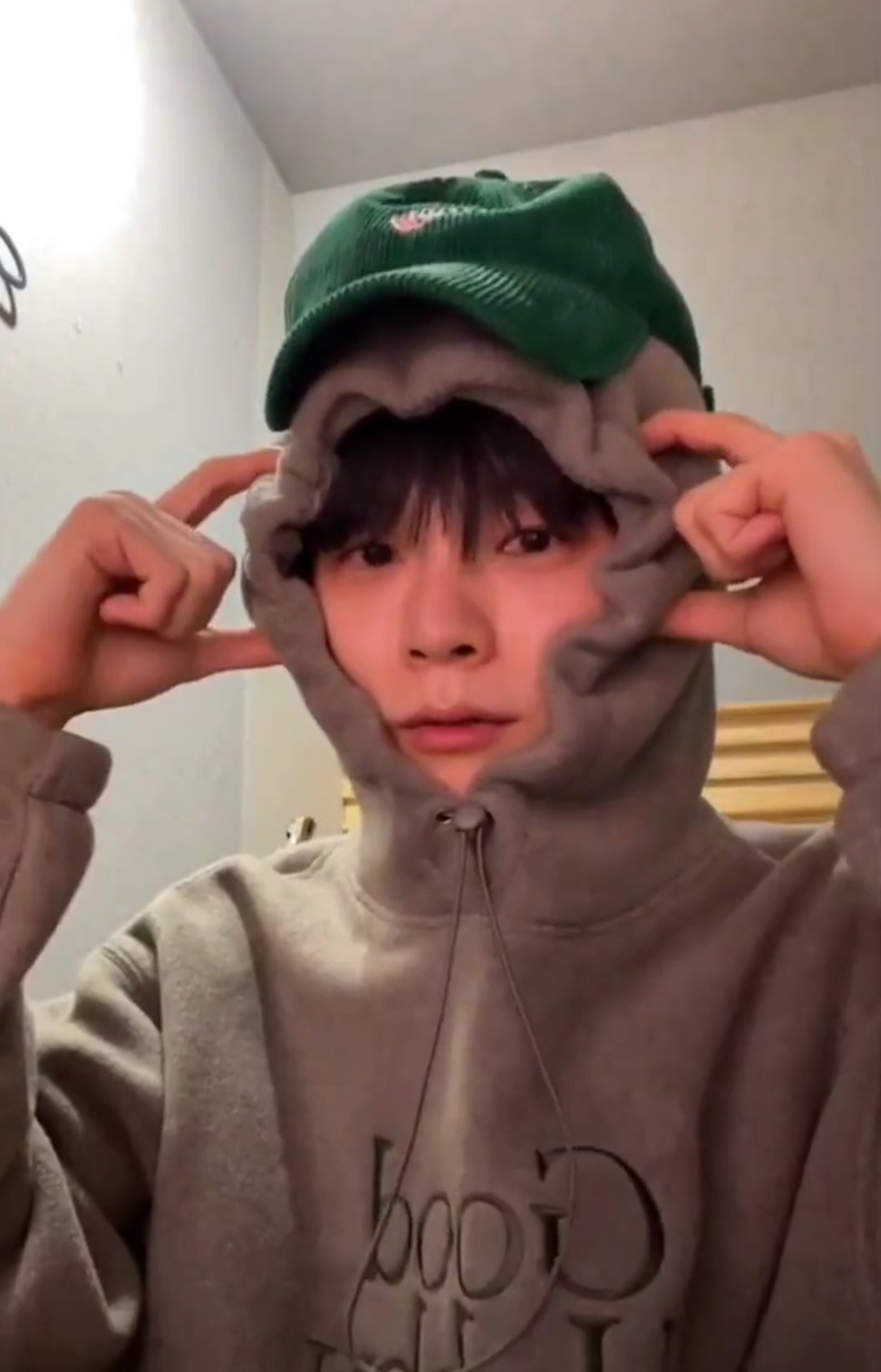 [잡담] 아 루시 신예찬 진짜 귀엽다 이거 다른 밴드 보러가지 말라고 하는거 | 인스티즈