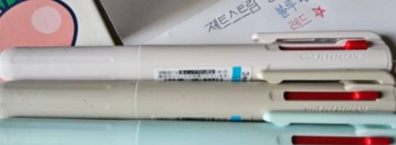[잡담] 볼펜 둘중 색 뭐가 더 예뻐? | 인스티즈