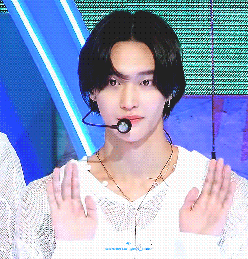 [잡담] 하 원빈이 지금 머리 엄청 길어서 이거보고 짧머라하는거 개웃김 | 인스티즈