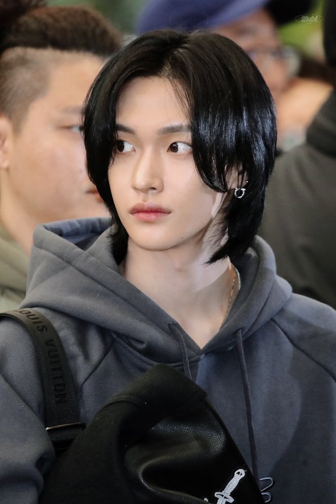 [잡담] 원빈 옆머리 볼륨 넣어주니까 좋다 | 인스티즈