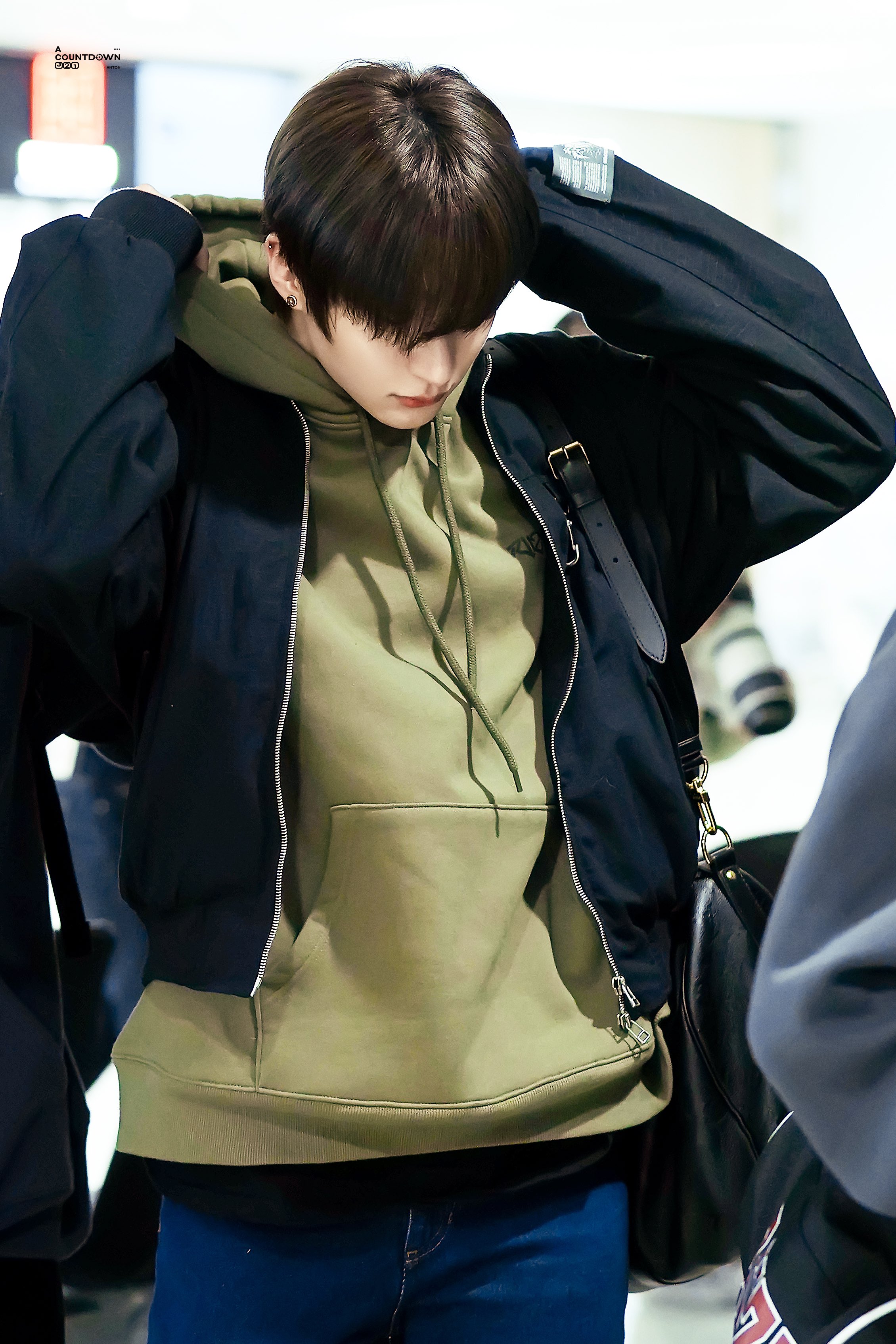 [잡담] 앤톤 때문에 갤러리 다 터져서 왔다구요 | 인스티즈