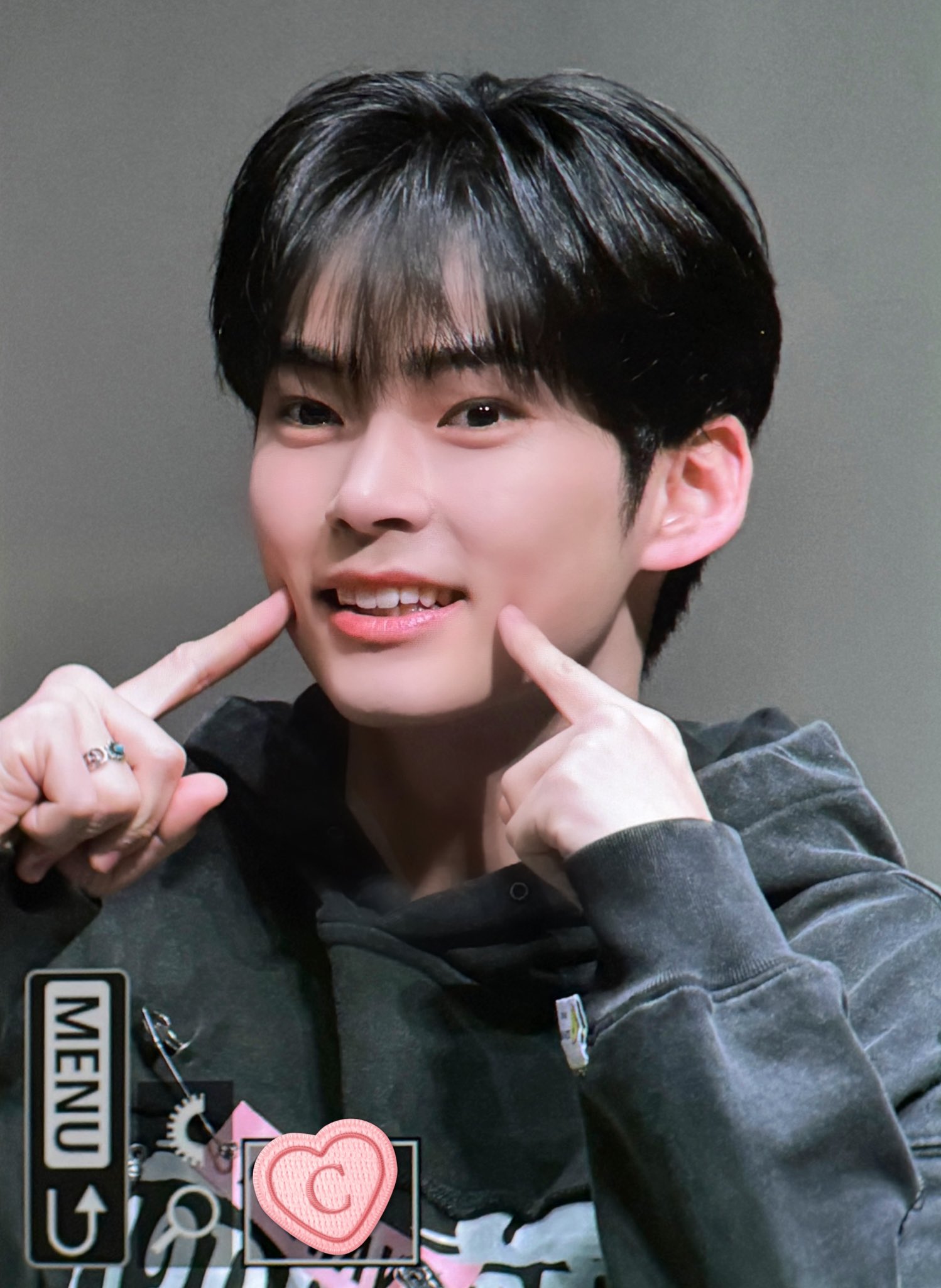 [잡담] 성한빈 오늘 팬싸 프리뷰 사진 또 가지고 와봄.. | 인스티즈