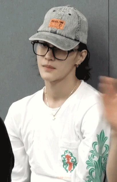 [잡담] 원빈 머리 걷은 짤 찾아보면 다 나오는데 | 인스티즈