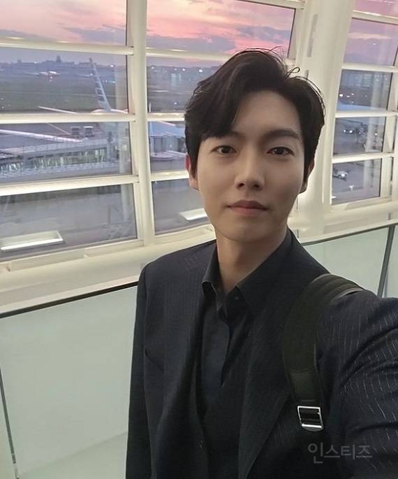 이 남자분 몇살처럼 보이는지 적어보는 달글 | 인스티즈