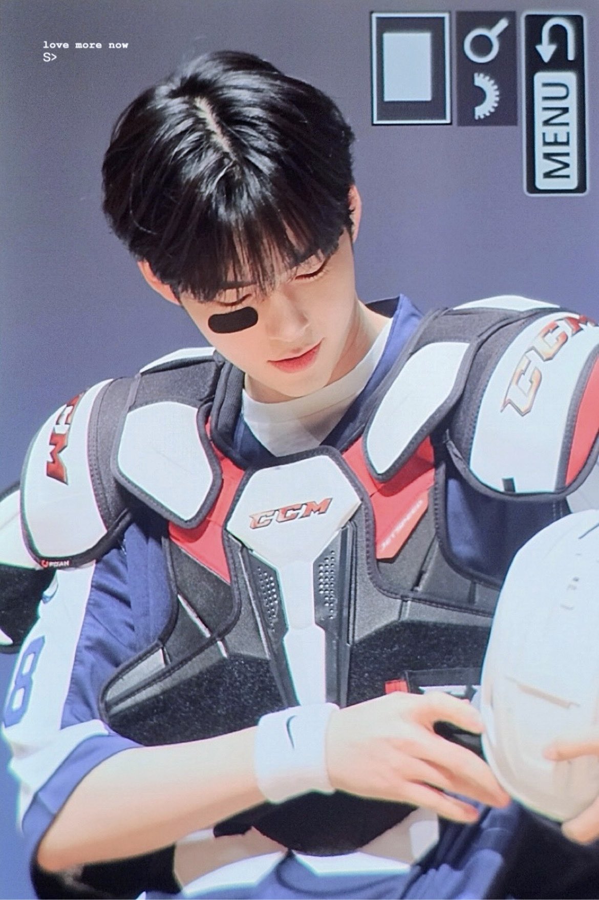 [잡담] 오늘 성한빈 옷 잘못 입었는데 오히려 난리남 | 인스티즈