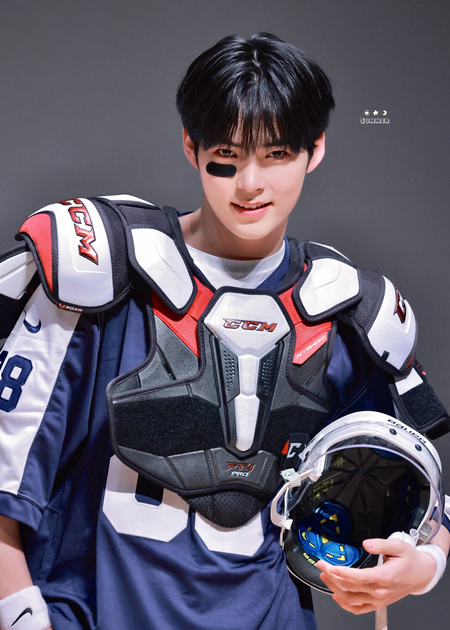 [잡담] 오늘 성한빈 아이스하키복 주신 분 행복하세요 평생 | 인스티즈