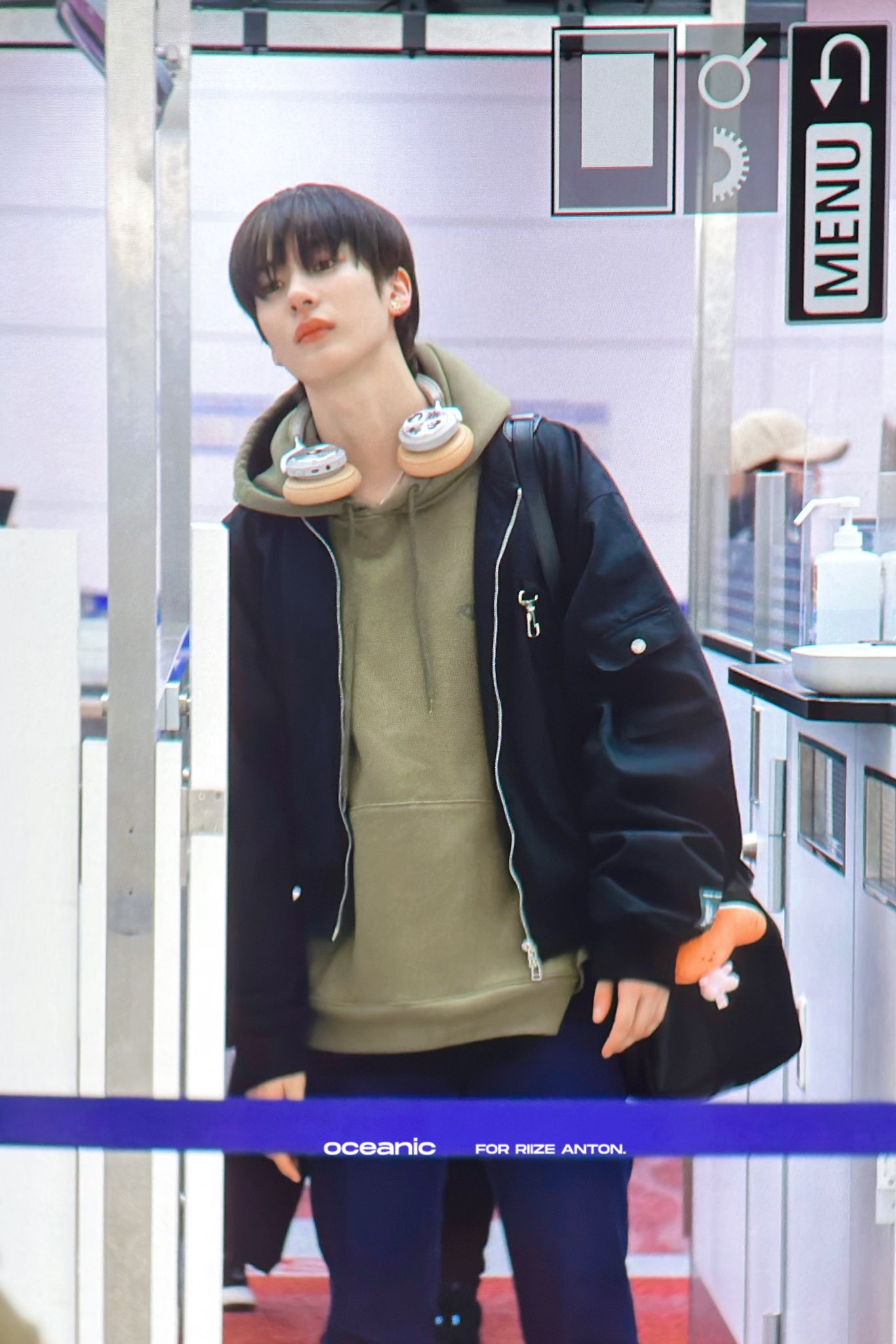 [잡담] 와 앤톤 목 길이 봐 | 인스티즈