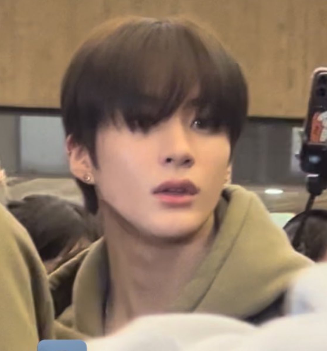 [잡담] 앤톤 머리색으로 염색하고 싶다 | 인스티즈