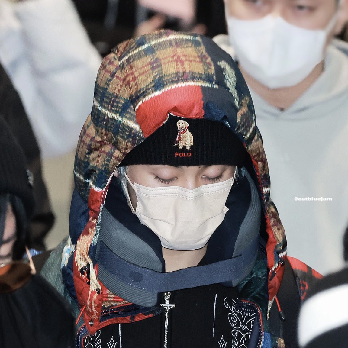 [잡담] 마크는 맨날 이렇게 귀염진 옷들을 어디서 알아오는 것임 | 인스티즈