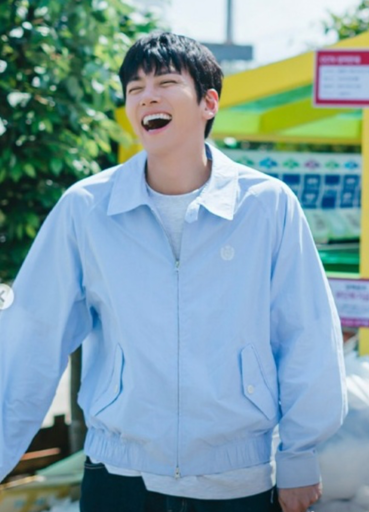 [잡담] 혹시 이거 바람막이 어디껀지 아는 익?? | 인스티즈