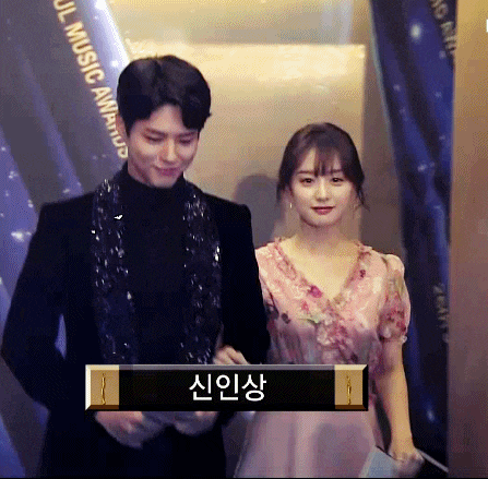 [잡담] 이 두명 유난히 이짤 왤케 얼합 좋아보이냐 | 인스티즈