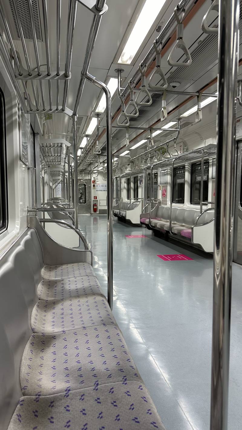 [잡담] 지하철 같은 칸에 아무도 없당 | 인스티즈