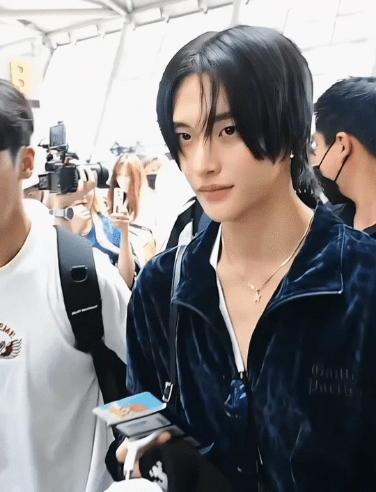 [잡담] 와 원빈 데뷔초부터 ㄹㅇ 잘생겼었네 | 인스티즈