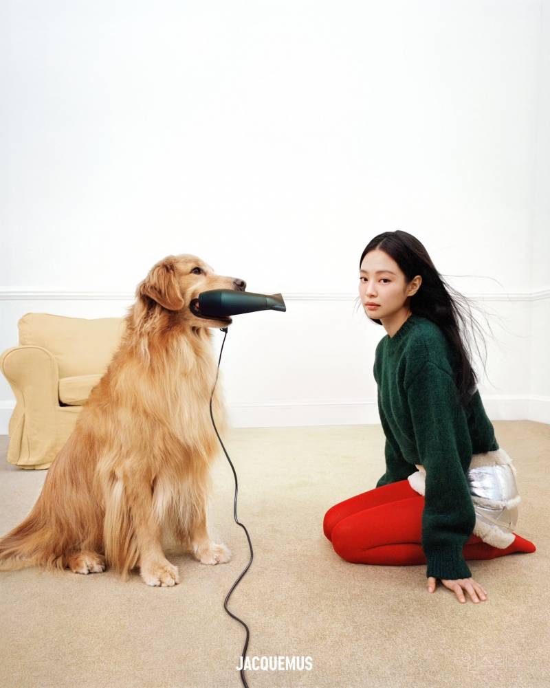 블핑 제니가 강아지들이랑 같이 찍은 자크뮈스 캠페인 | 인스티즈
